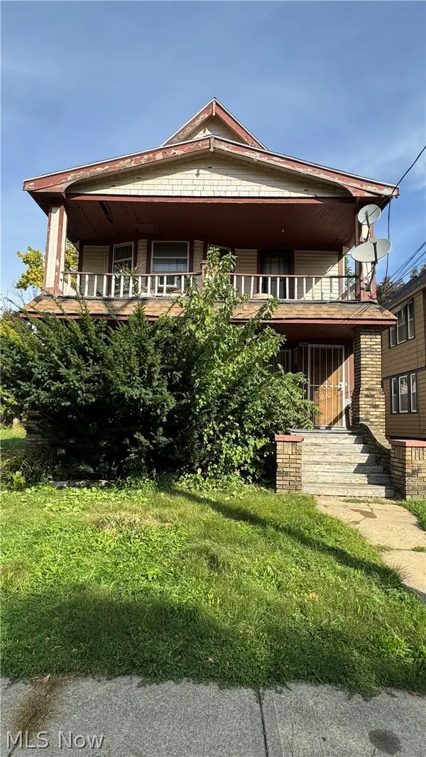 16003 Huntmere Avenue, Cleveland, OH 44110