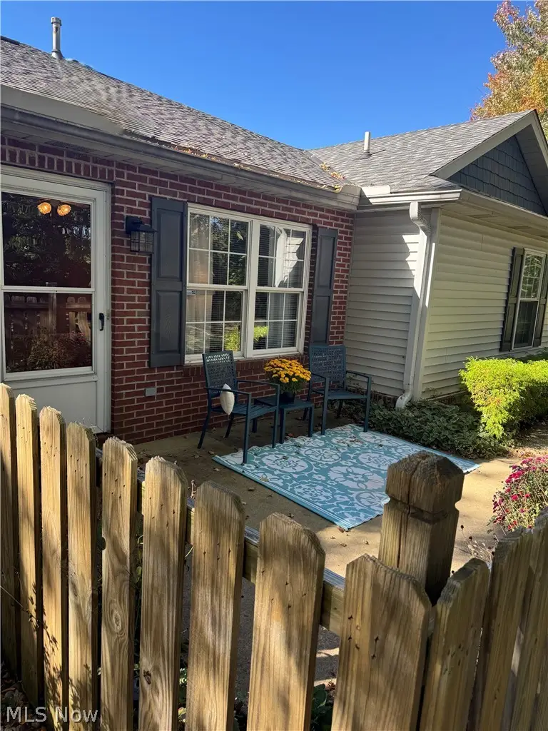 504 Heather Woods Drive, Elyria, OH 44035 - #3