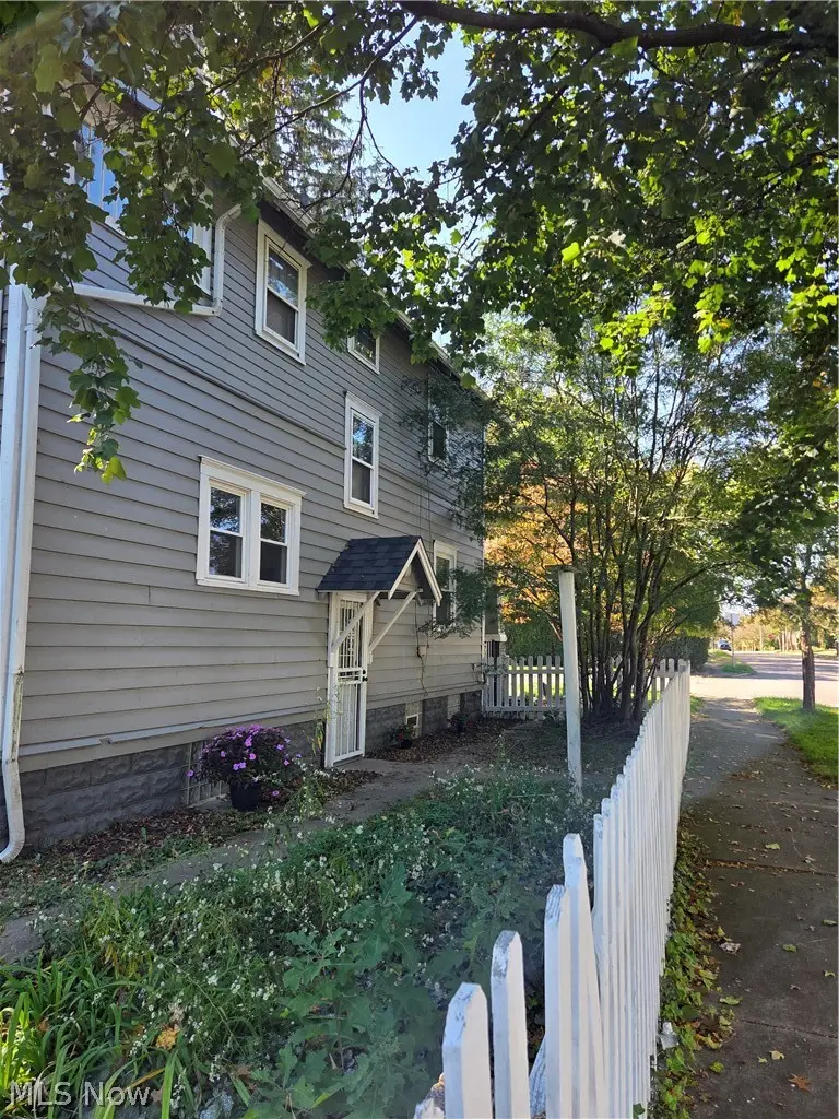 995 N Howard Street, Akron, OH 44310 - #2