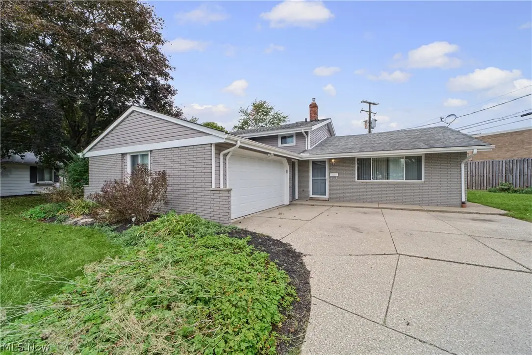 25090 Arlington Lane, North Olmsted, OH 44070 - #1