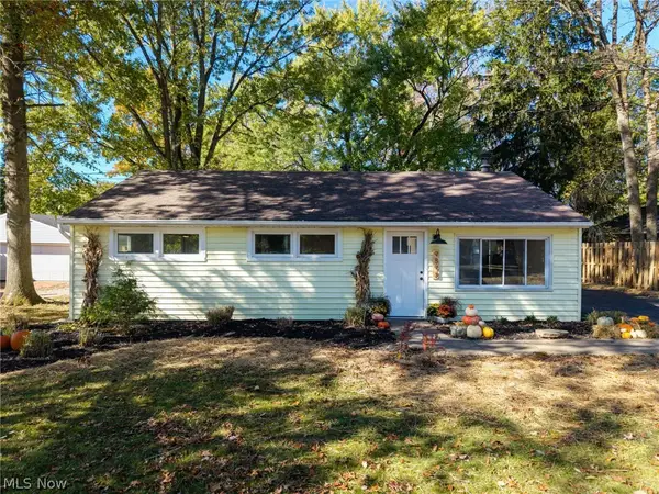 9898 Oakwood Drive, Twinsburg, OH 44087