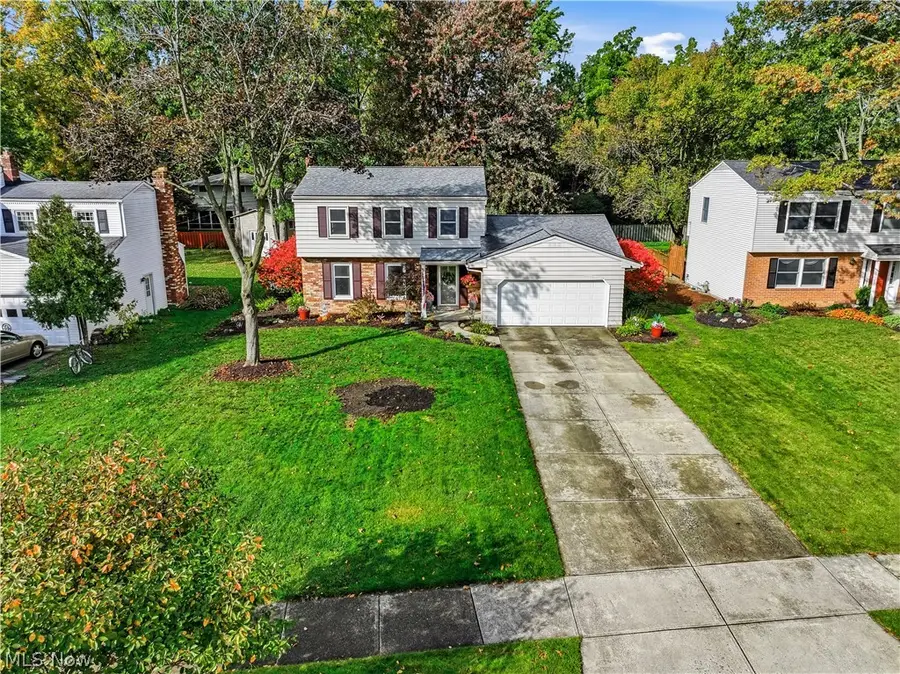 6124 Sherwood Drive, North Olmsted, OH 44070 - #2