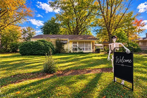 1676 Delia Avenue, Akron, OH 44320