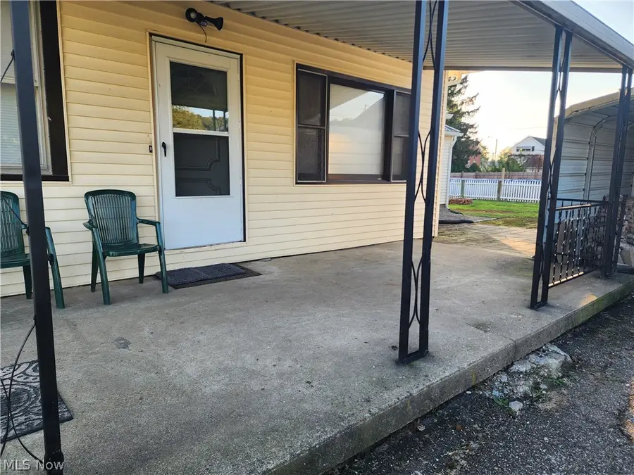 221 Washington Street, Coshocton, OH 43812 - #3