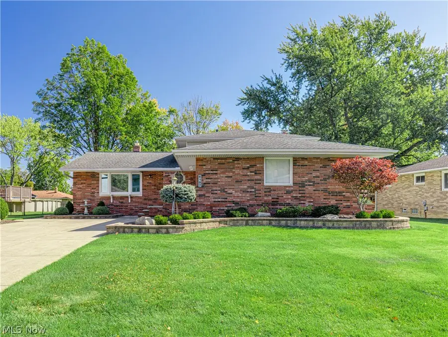 6187 Carlyle Drive, Seven Hills, OH 44131 - #2
