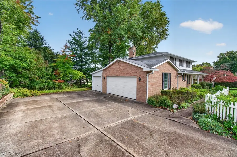 2550 Dogwood Ne Drive, Massillon, OH 44646 - #2
