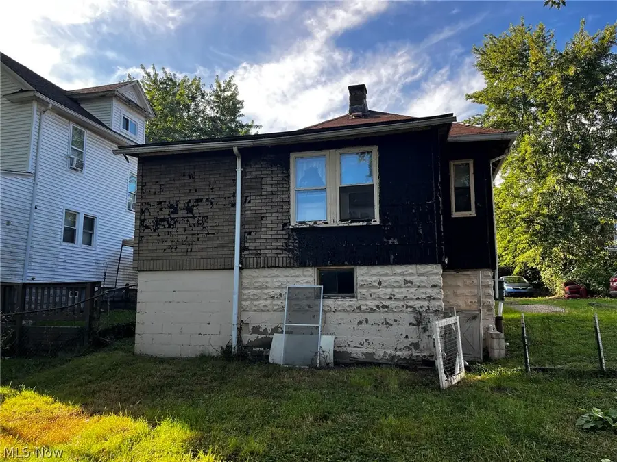 565 Paul Place, Barberton, OH 44203 - #3