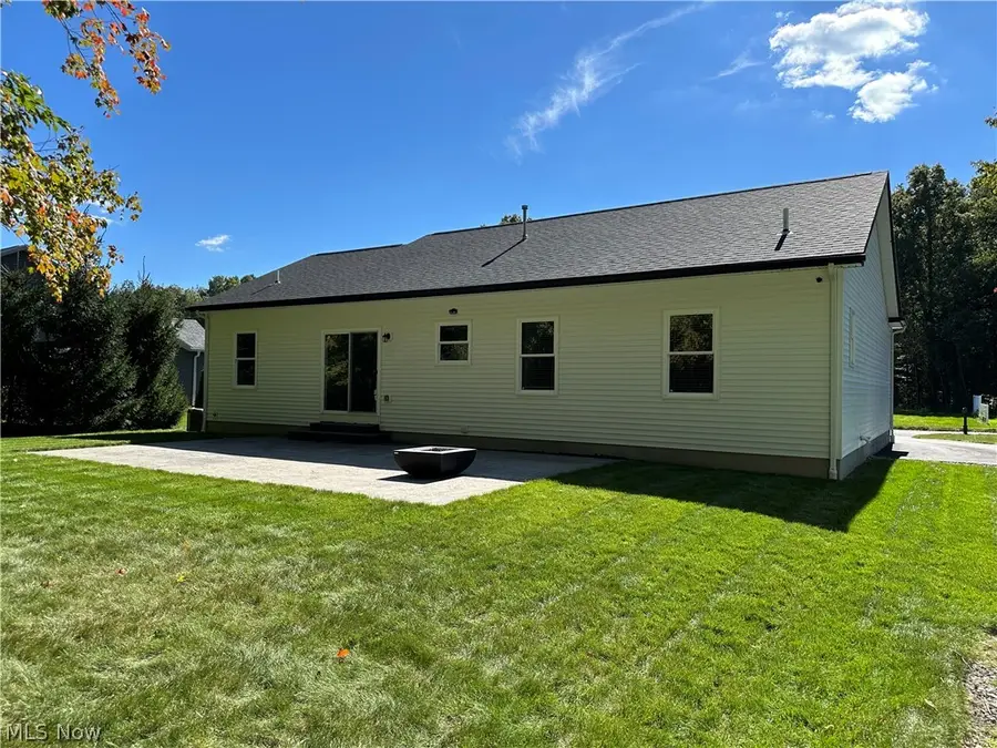 2346 Wilshire Drive, Cortland, OH 44410 - #3