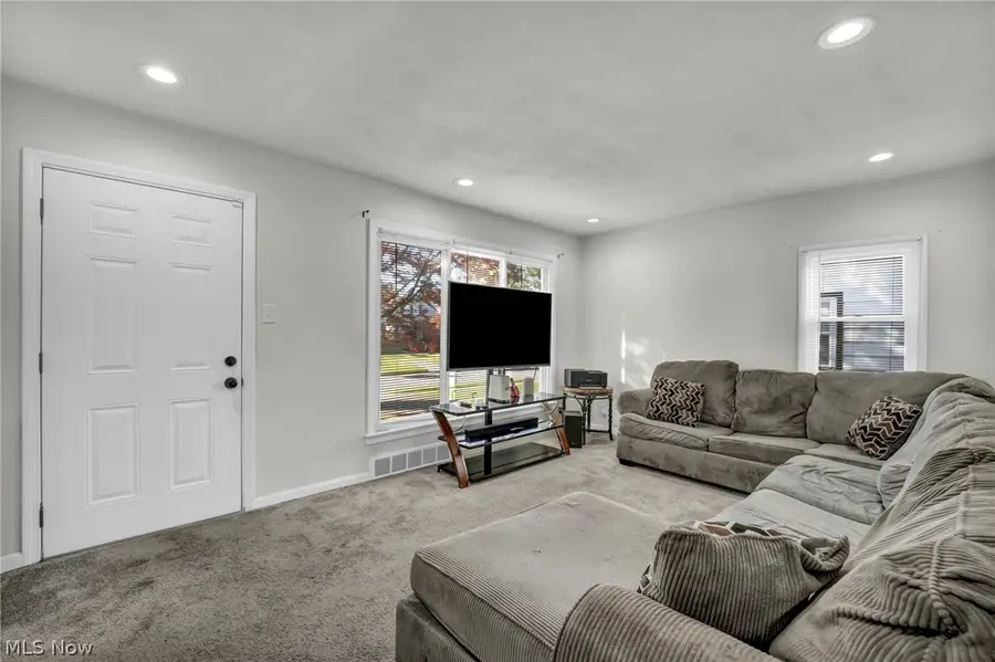 19409 Fairway Avenue, Maple Heights, OH 44137 - #3