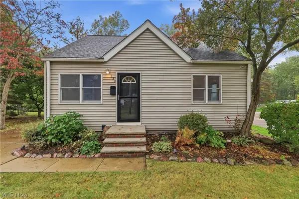 130 Forest Hill Drive, Avon Lake, OH 44012