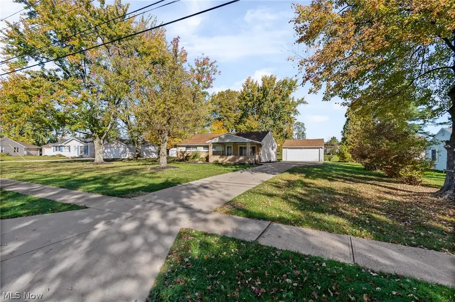 1637 Ridgewood Court, Twinsburg, OH 44087 - #2