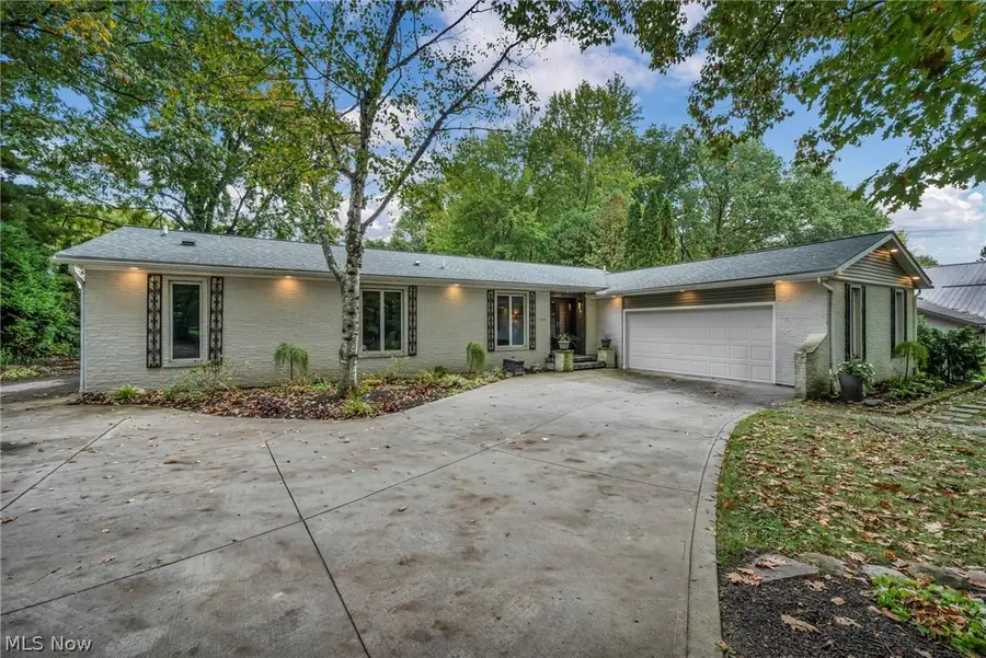 513 Somerset Road, Akron, OH 44313 - #2