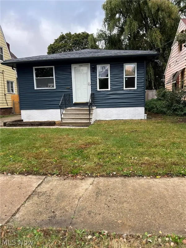 12530 North Road, Cleveland, OH 44111