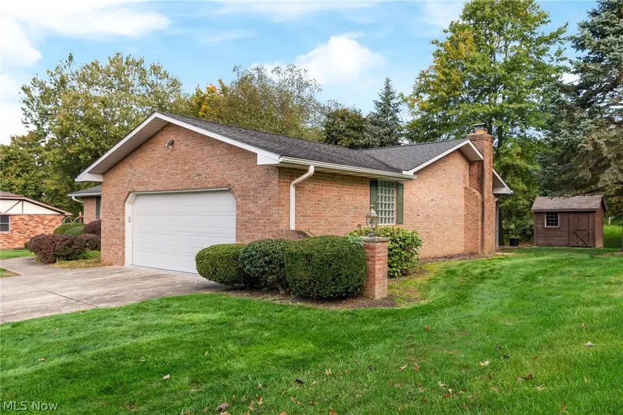 5727 Eastview Street, Louisville, OH 44641 - #3