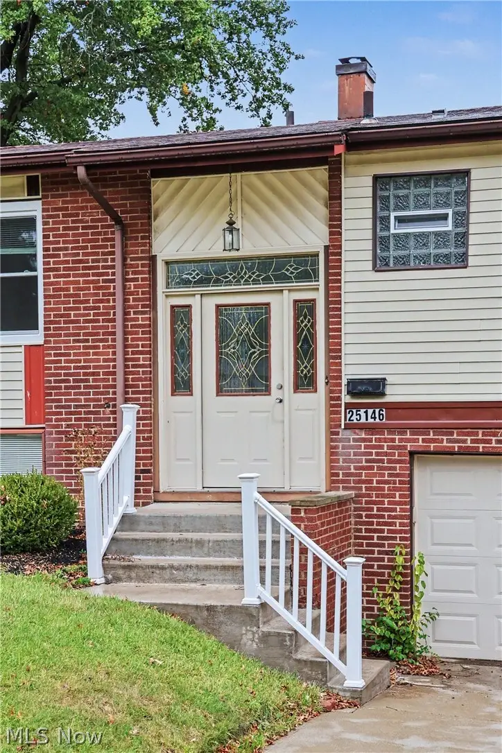 25146 Antler Drive, North Olmsted, OH 44070 - #3