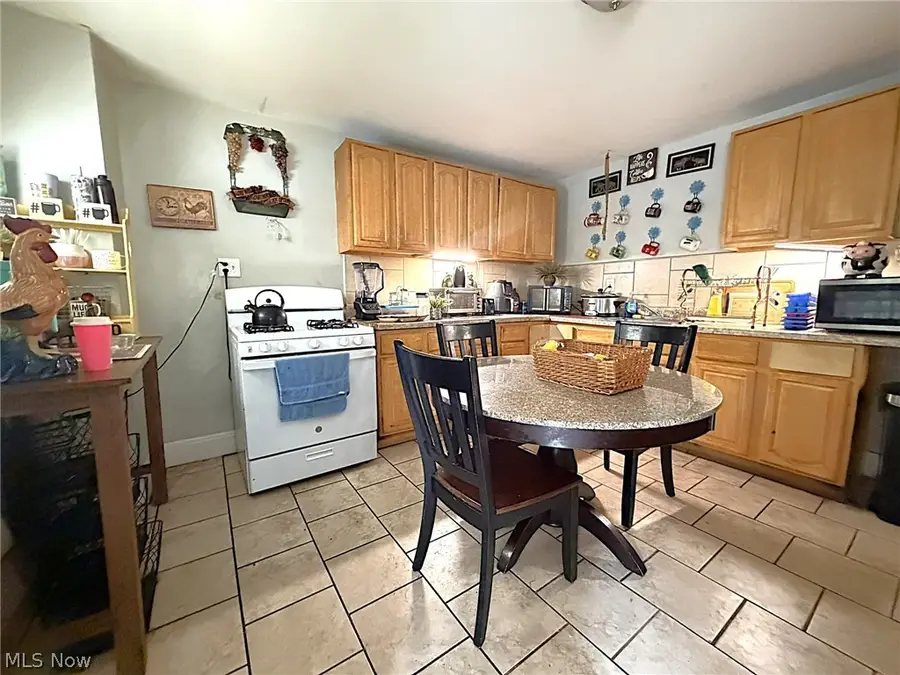3707 Newark Avenue, Cleveland, OH 44109 - #3