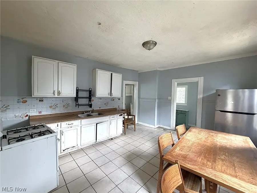 3283 W 54th Street, Cleveland, OH 44102 - #2