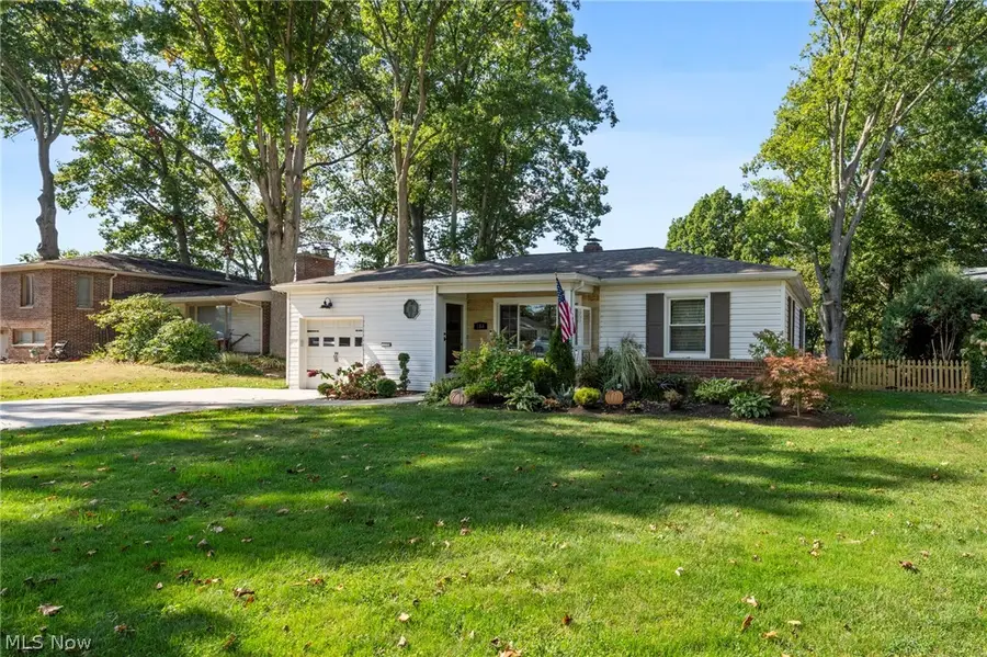 166 Woodhill Drive, Amherst, OH 44001 - #2