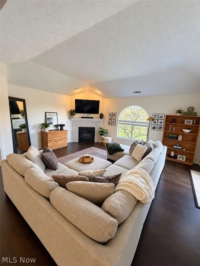 8609 Scenicview Drive #201, Broadview Heights, OH 44147 - #2
