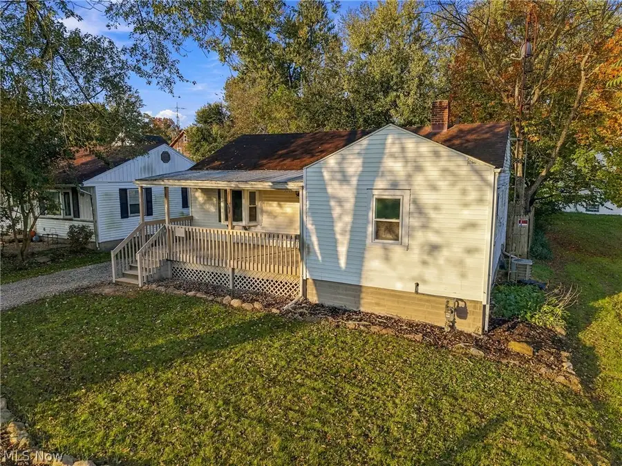 1064 Ridgefield Avenue, Alliance, OH 44601 - #2