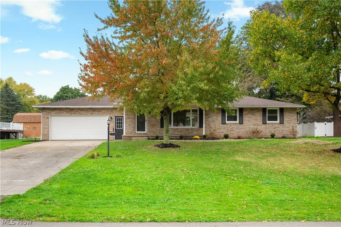 1333 Clarence Nw Street, Uniontown, OH 44685 - #1