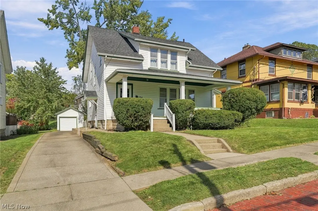 304 Commonwealth Ne Avenue, Massillon, OH 44646 - #1