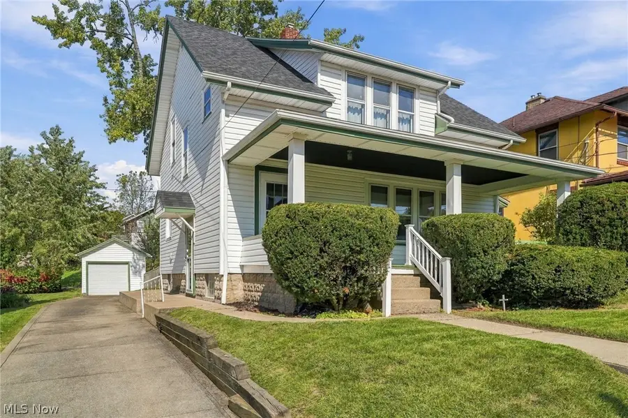 304 Commonwealth Ne Avenue, Massillon, OH 44646 - #2