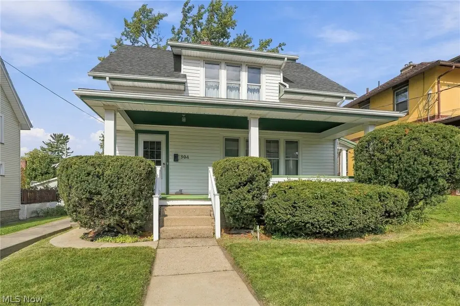 304 Commonwealth Ne Avenue, Massillon, OH 44646 - #3