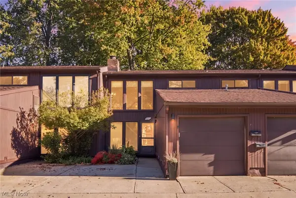 5570 Barton Road #405, North Olmsted, OH 44070
