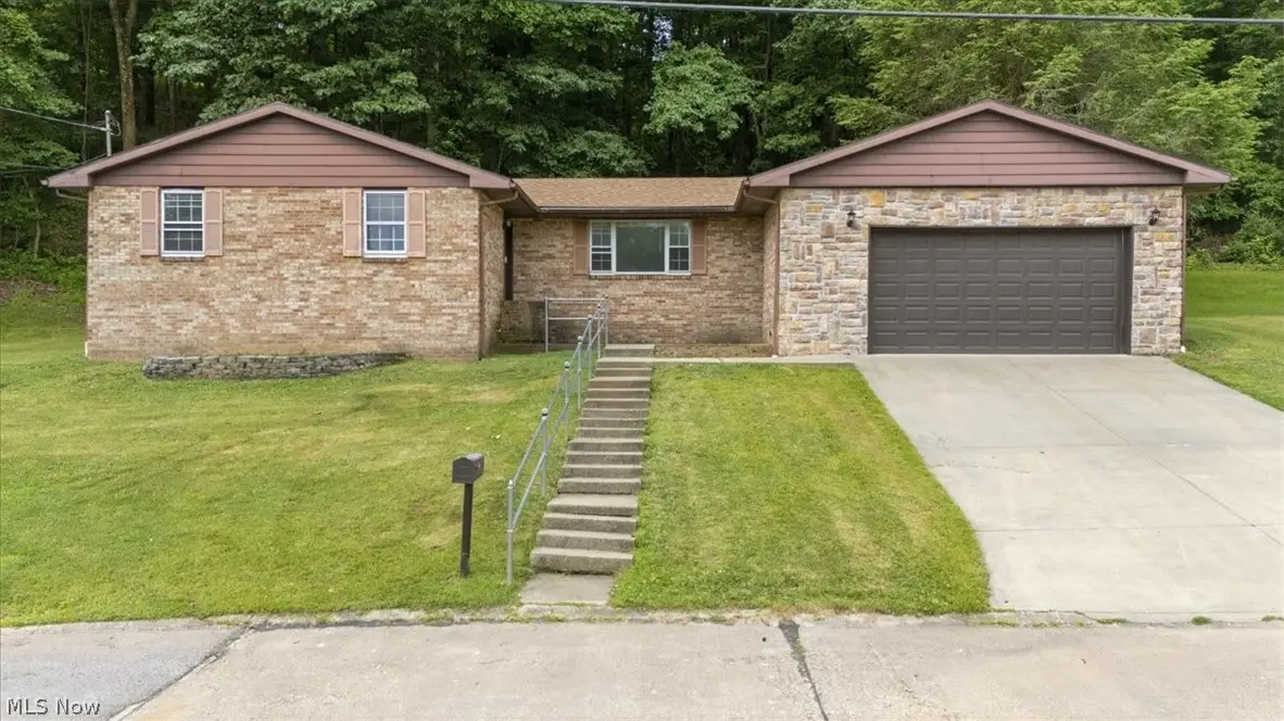 404 W Wildwood Drive, Parkersburg, WV 26101 - #1