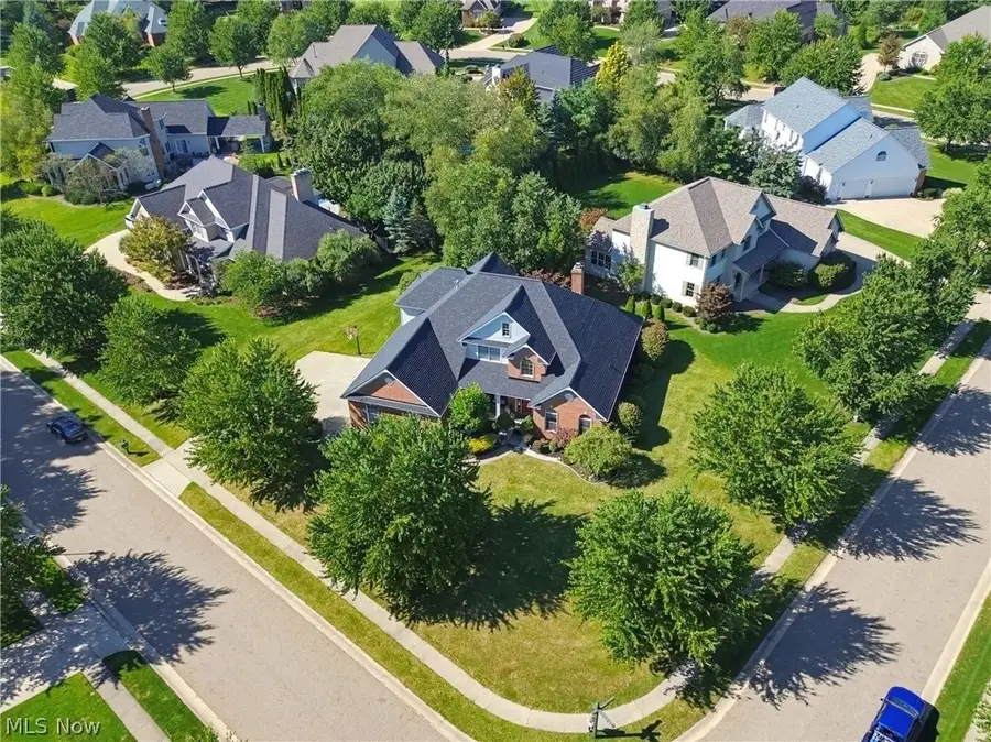 2918 Macduff Nw Drive, North Canton, OH 44720 - #3