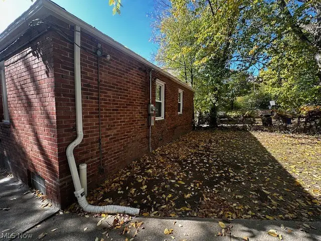 15707 Cloverside Avenue, Cleveland, OH 44128 - #3