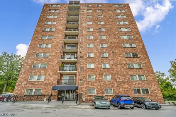15555 Hilliard Road #304, Lakewood, OH 44107