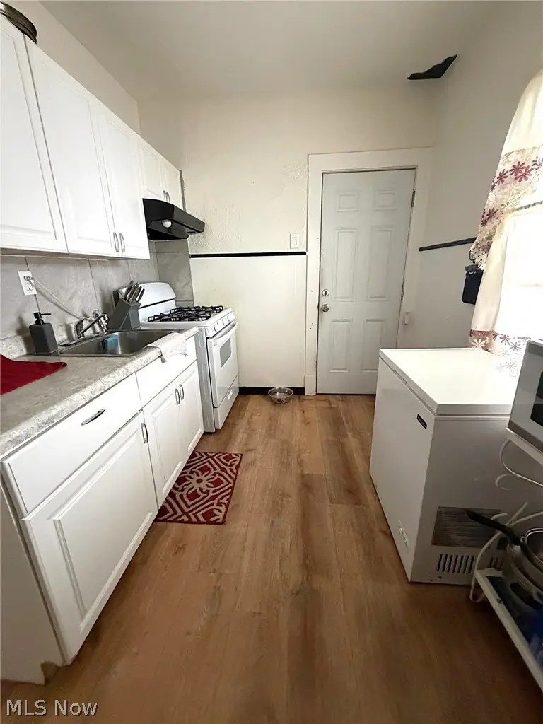 3322 W 90th Street, Cleveland, OH 44102 - #3