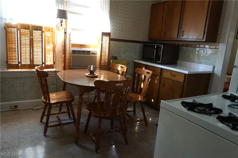 19708 Shawnee S Avenue, Cleveland, OH 44119 - #3