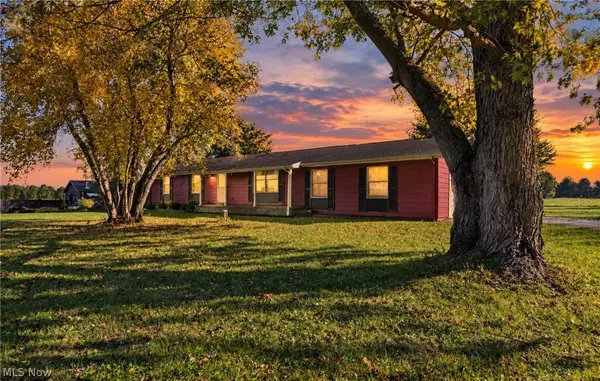 6561 S Duck Creek S Road, Berlin Center, OH 44401