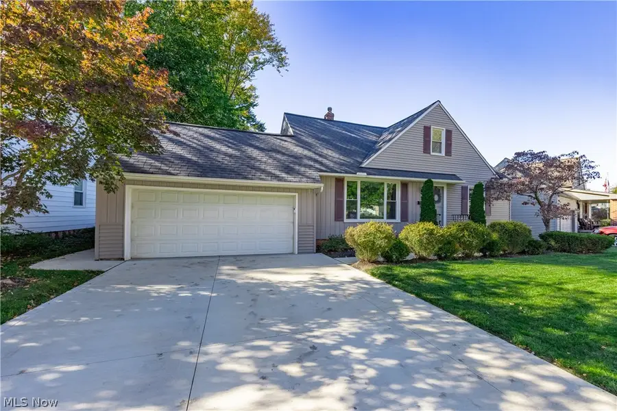 1746 Hawthorne Drive, Mayfield Heights, OH 44124 - #2
