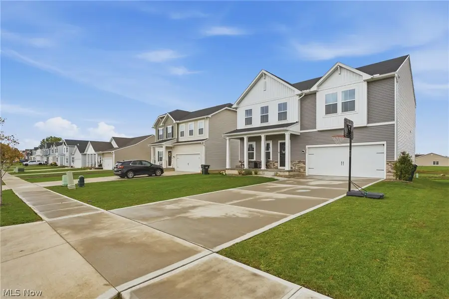 3017 Mcintosh Ne Drive, Louisville, OH 44641 - #3