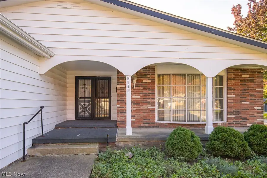 5148 Hickory Drive, Lyndhurst, OH 44124 - #2