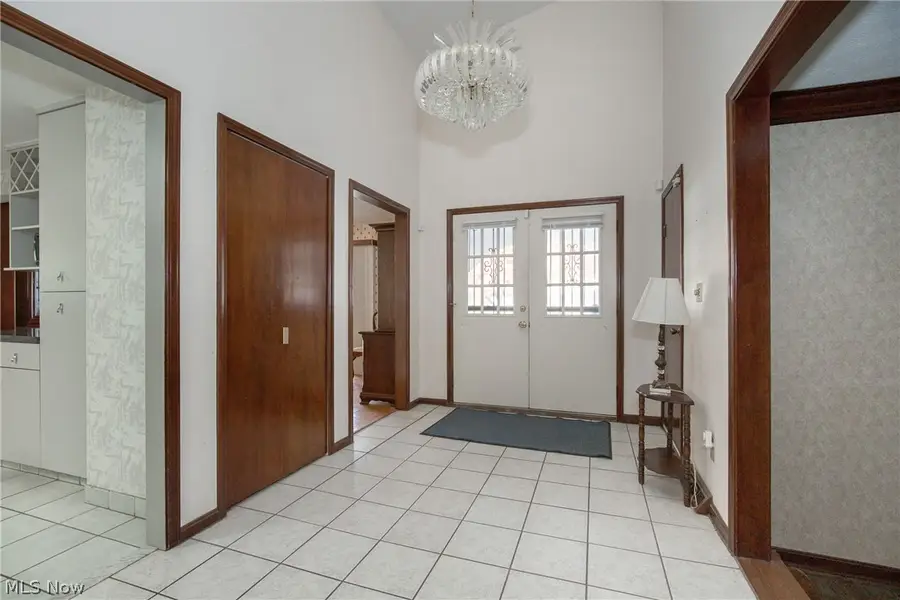 5148 Hickory Drive, Lyndhurst, OH 44124 - #3