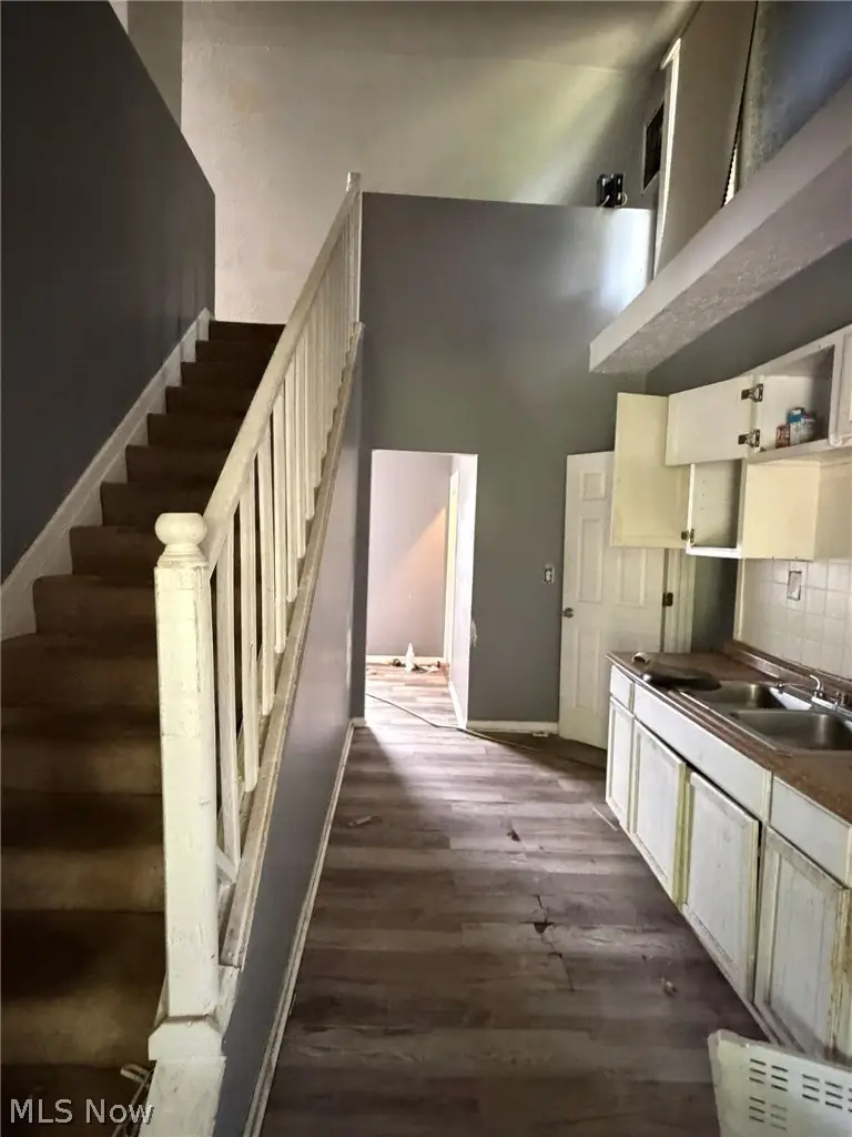 3304 W 34th Street, Cleveland, OH 44109 - #3