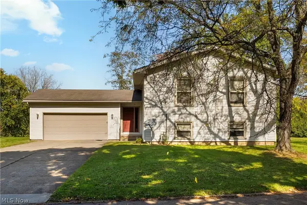 1301 Greenridge Ne Drive, Massillon, OH 44646