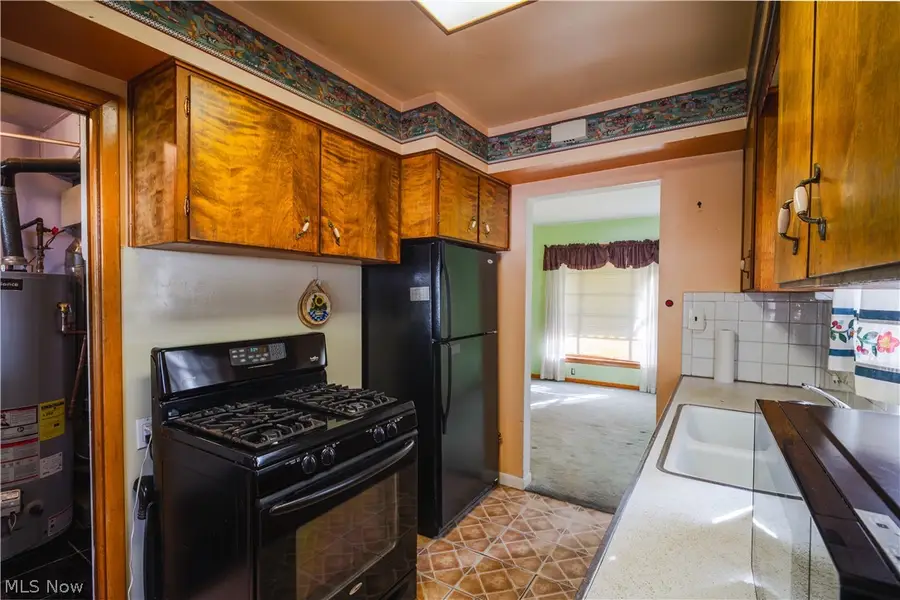14116 Carrydale Avenue, Cleveland, OH 44111 - #3
