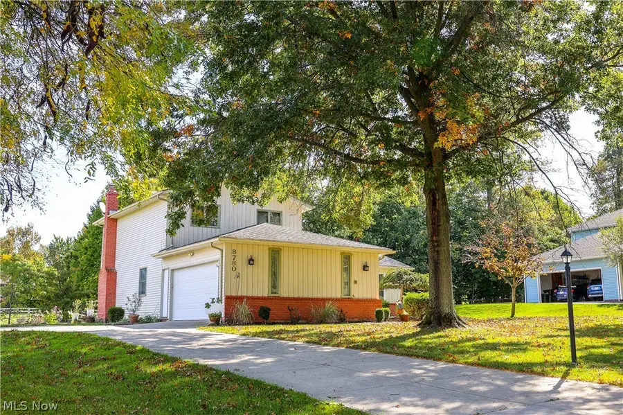 8780 Oakwood Lane, North Royalton, OH 44133 - #3