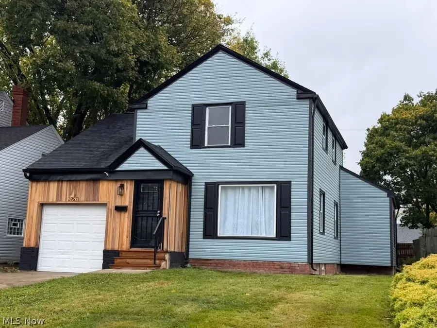 3957 Strandhill Road, Cleveland, OH 44128 - #2