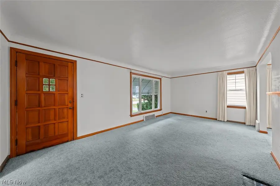 1247 Churchill Road, Lyndhurst, OH 44124 - #3