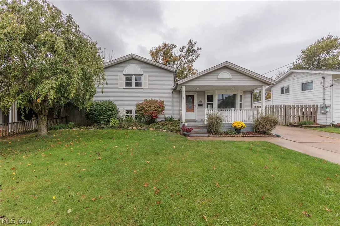 916 West Drive, Sheffield Lake, OH 44054 - #1
