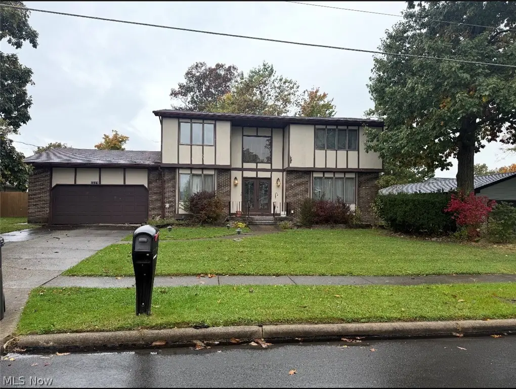 5627 London Drive, Austintown, OH 44515 - #1