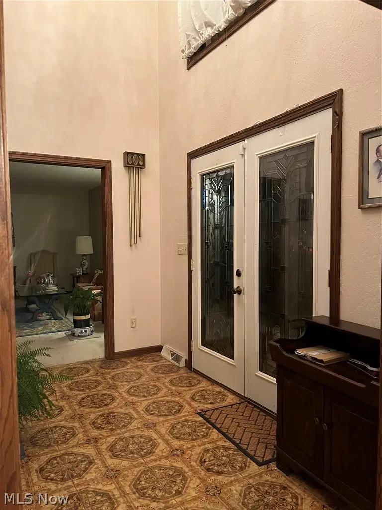 5627 London Drive, Austintown, OH 44515 - #3
