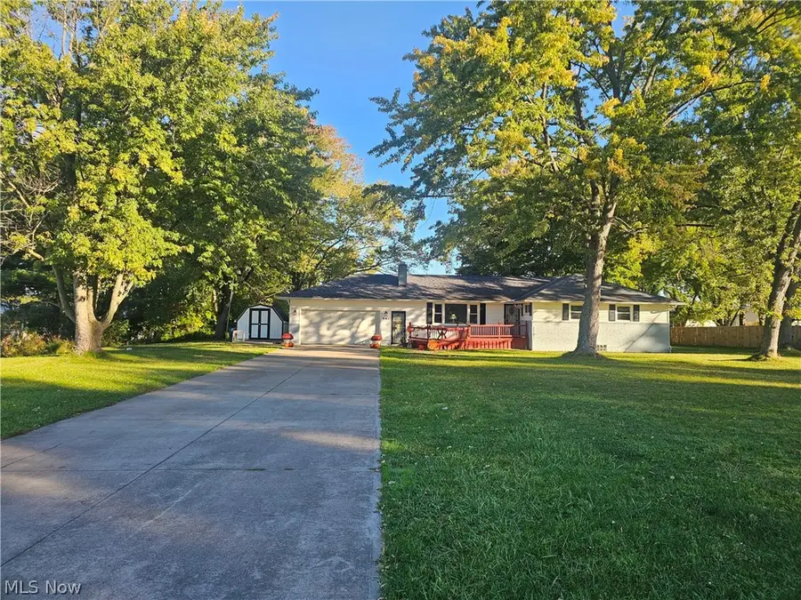 901 Columbia Drive, Amherst, OH 44001 - #2
